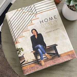 Magnolia Homebody' Book